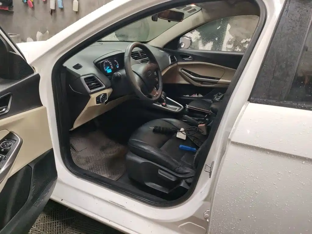 Ford Escort — миниатюра 17
