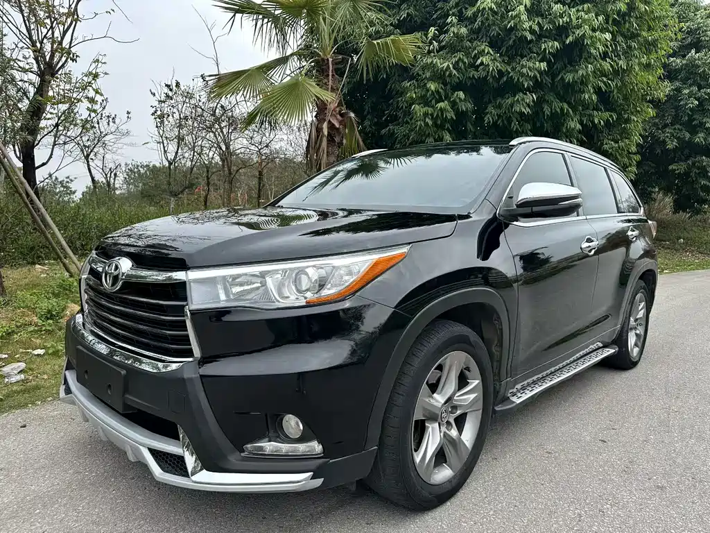 TOYOTA HIGHLANDER