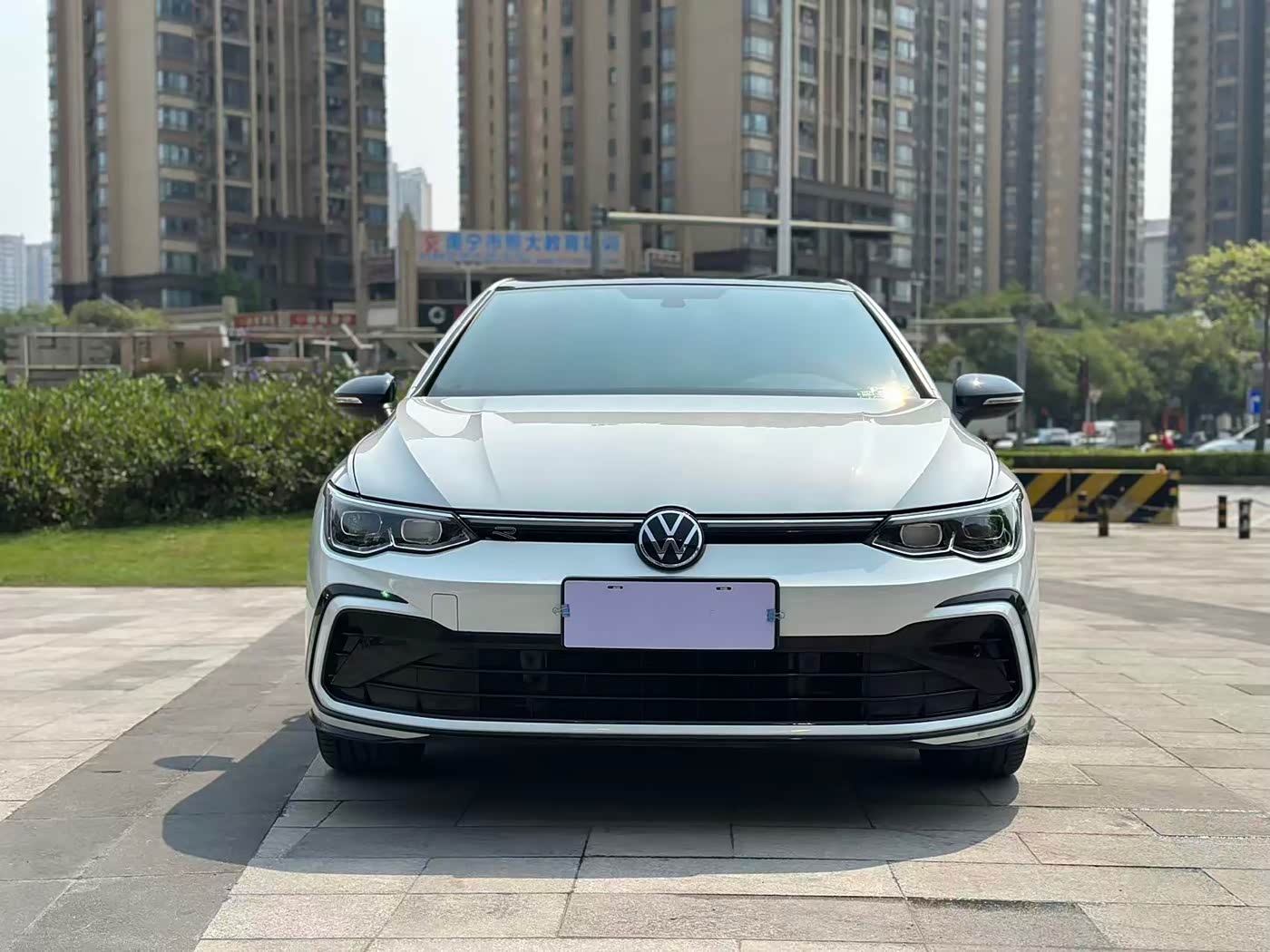 Volkswagen Golf 1.4 л 2021 г. Белый, пробег 26000 км