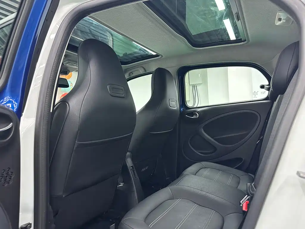 Smart forfour 0.9T 66 kW Pioneer Edition, фото 20