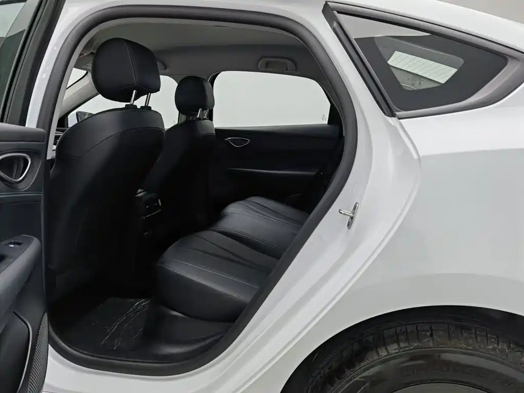 BYD Seal 05 DM-i — миниатюра 15