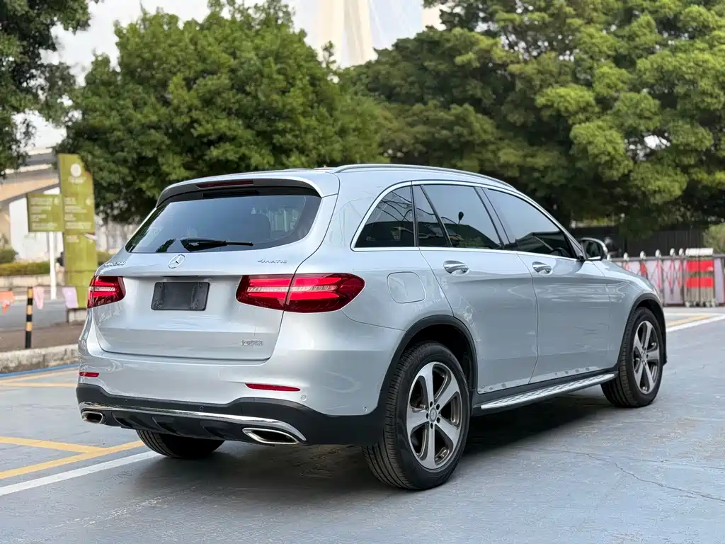 MERCEDES-BENZ GLC