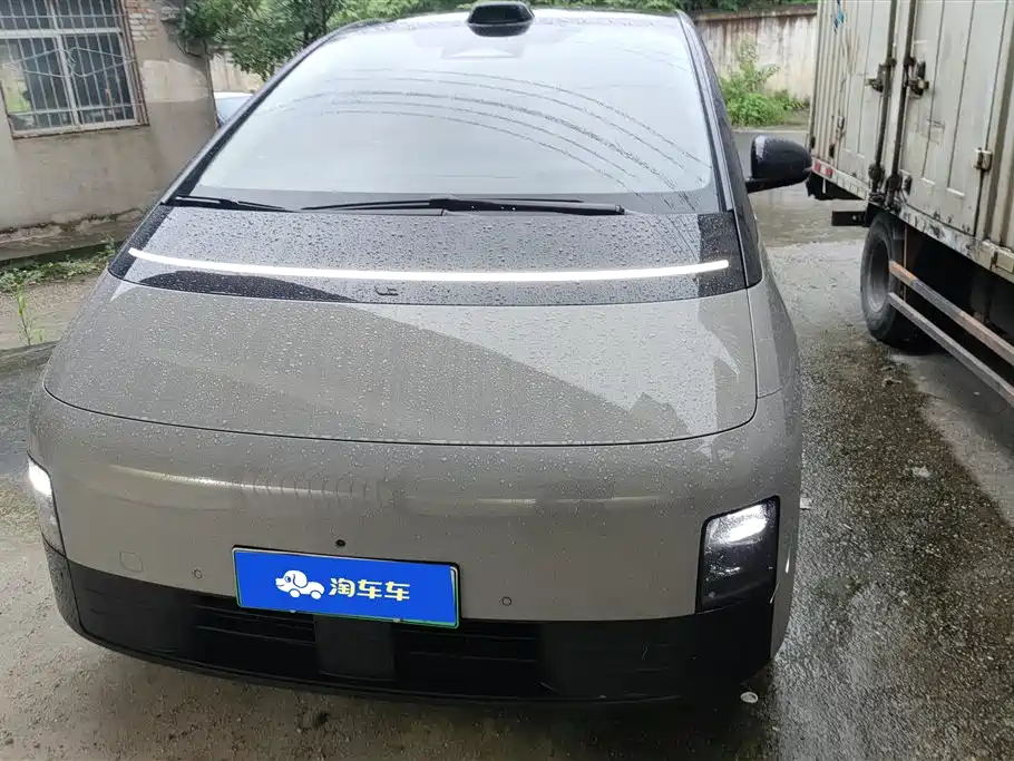 Li Auto MEGA 2024 Ultra