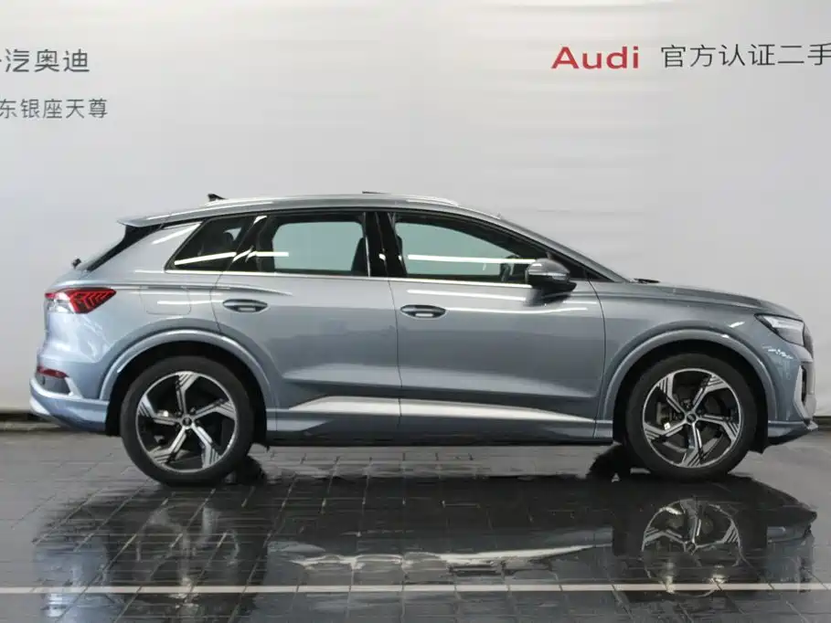 Audi Q4 e-tron 2024 — фото 4