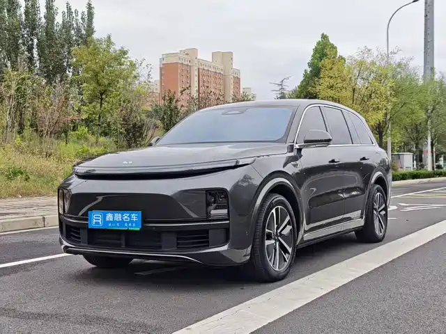 Li Auto L8