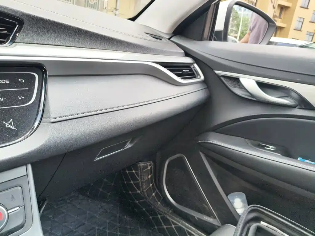 Geely Emgrand — миниатюра 19