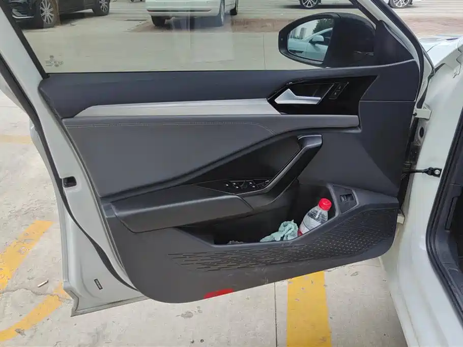 Volkswagen Sagitar 2021 200TSI DSG Comfort Smart Connect