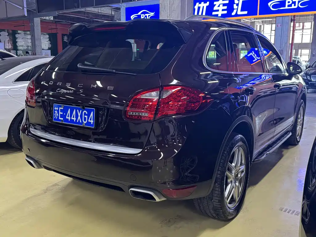 Porsche Cayenne — миниатюра 7
