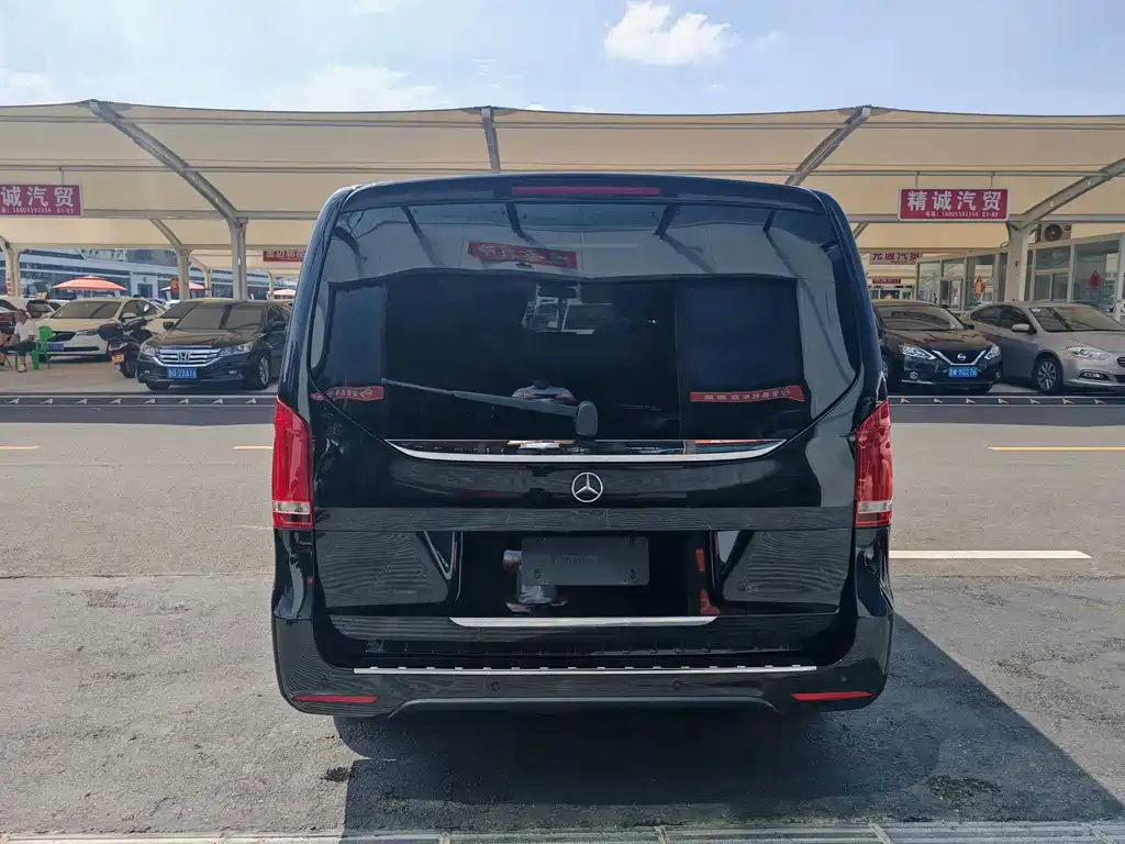 Mercedes-Benz V-Class — миниатюра 23