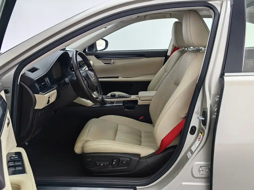 Lexus ES — миниатюра 10