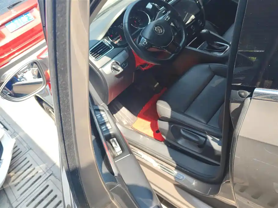 Volkswagen Sagitar 2018 280TSI DSG Luxury