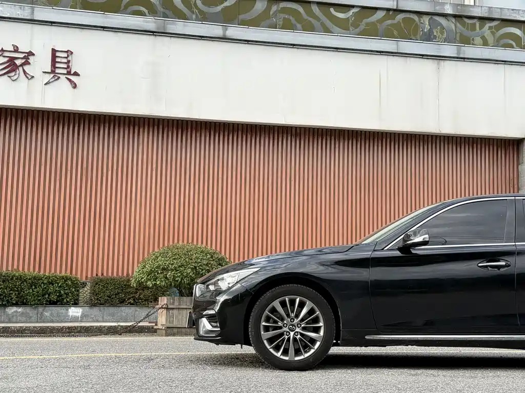 Infiniti Q50L — миниатюра 5