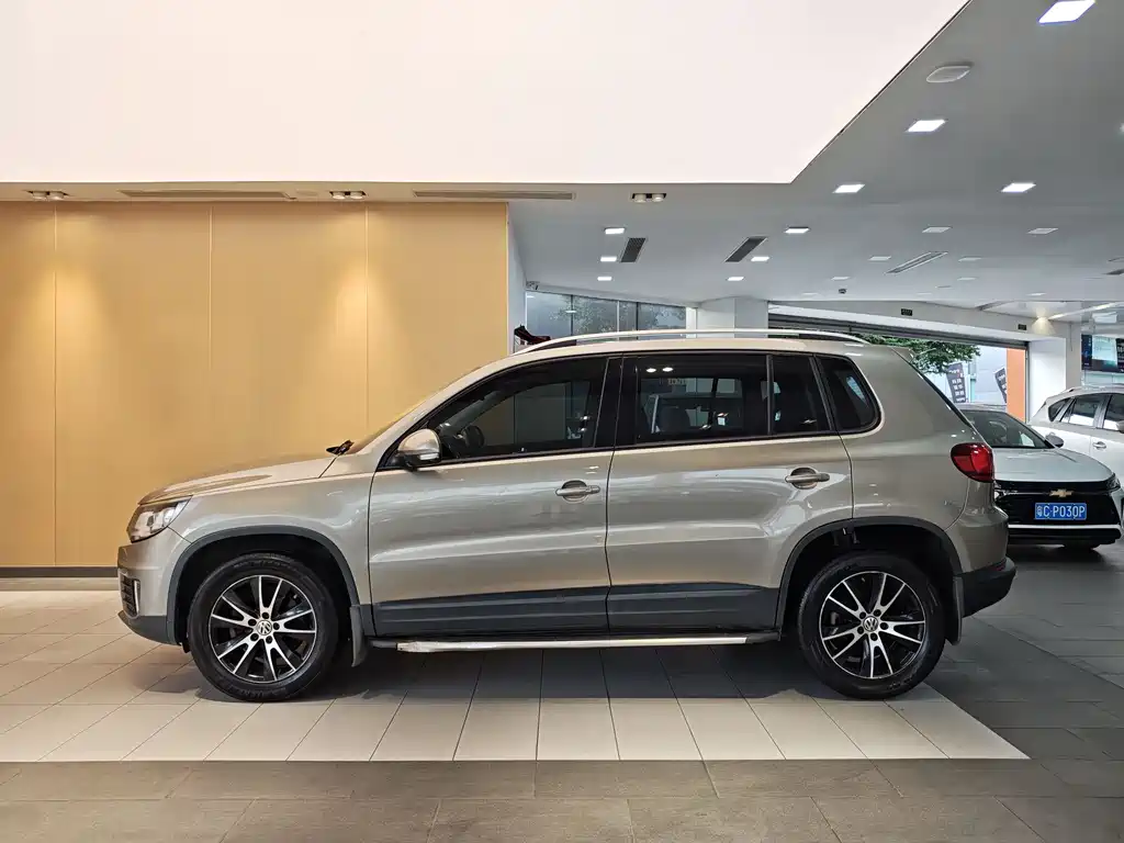 Volkswagen Tiguan 2015 1.8TSI AT Luxury