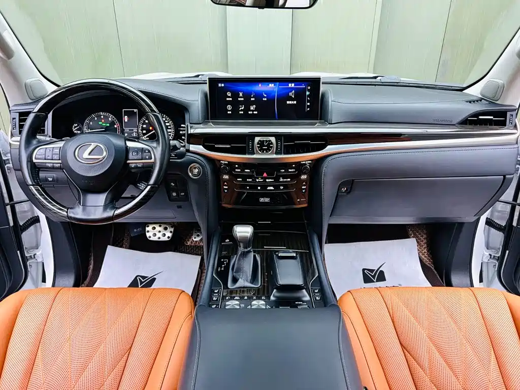 Lexus LX — миниатюра 9