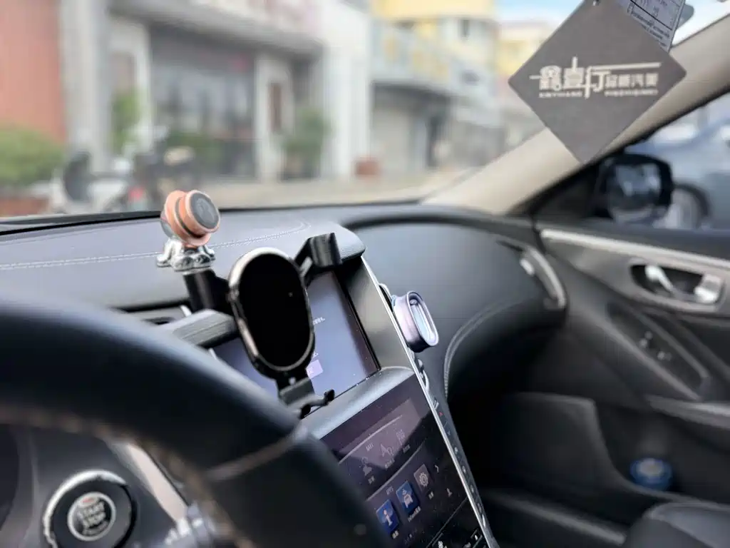 Infiniti Q50L — миниатюра 16
