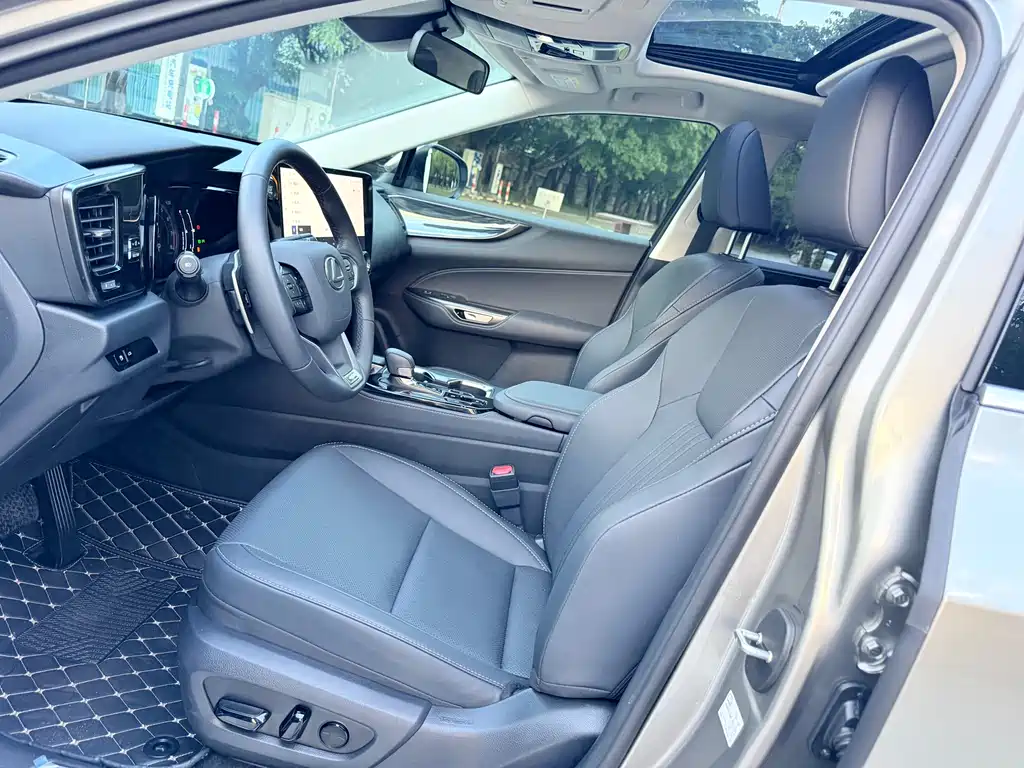 Lexus NX 2025 260