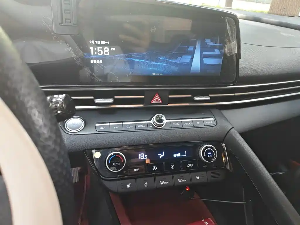Hyundai Elantra — миниатюра 9