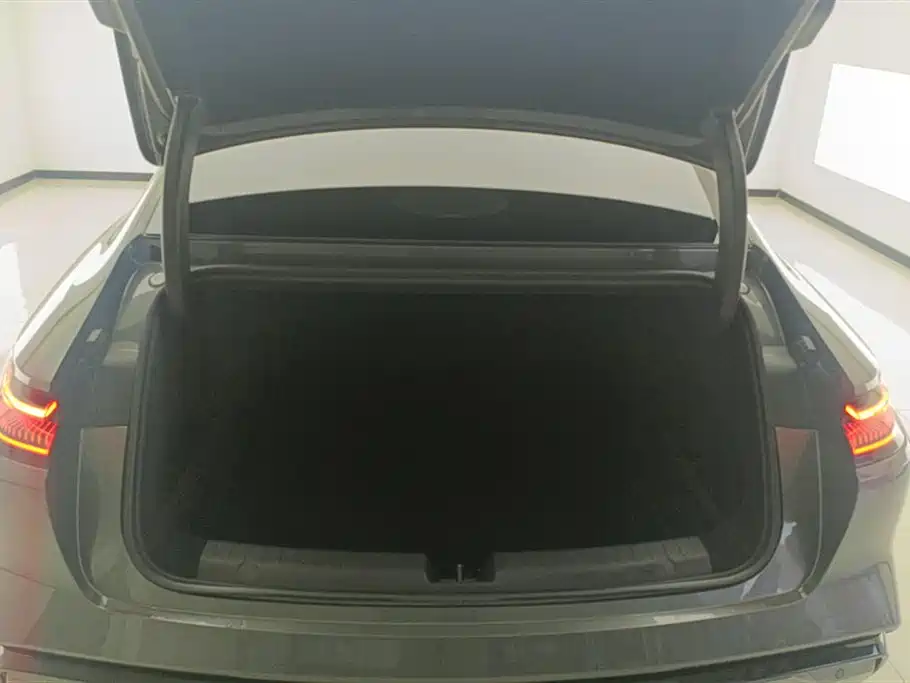 GEELY GALAXY GALAXY E8