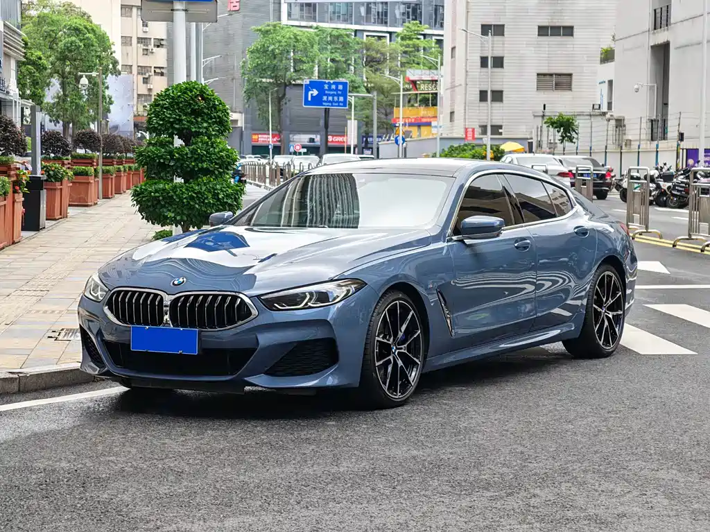 Купить BMW 8 Series