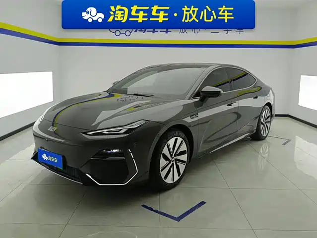 geely-galaxy galaxy-e8