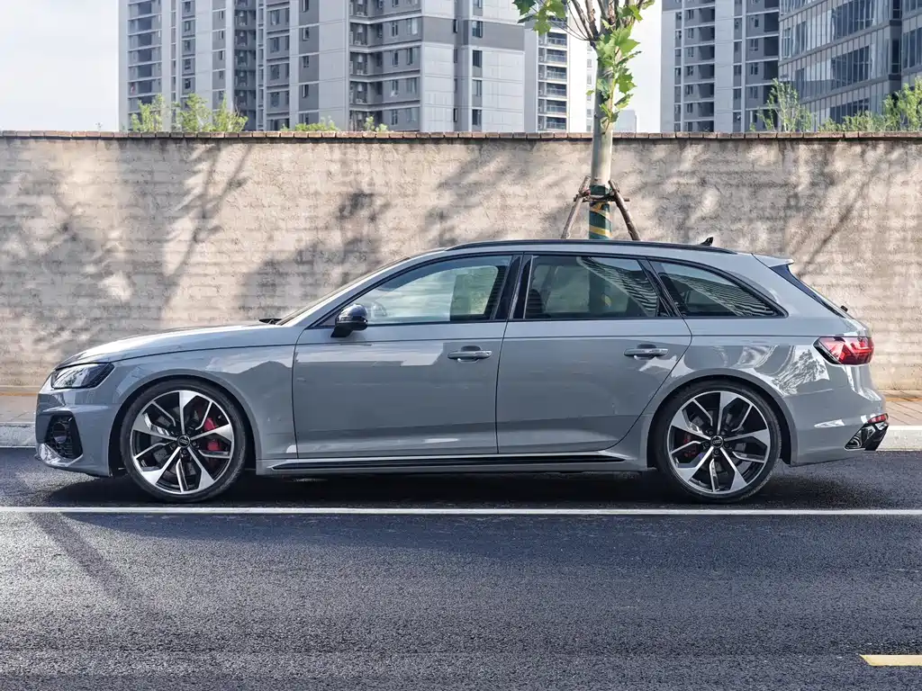 Audi RS 4 2021 RS4 Avant