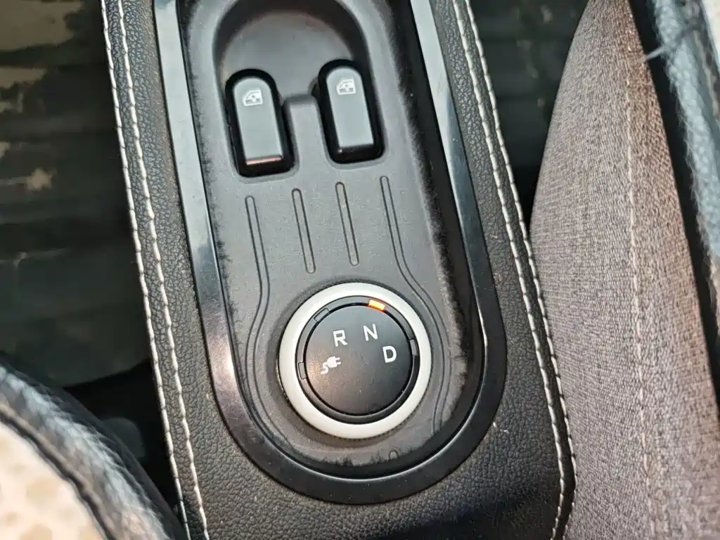 Wuling MINIEV — миниатюра 10