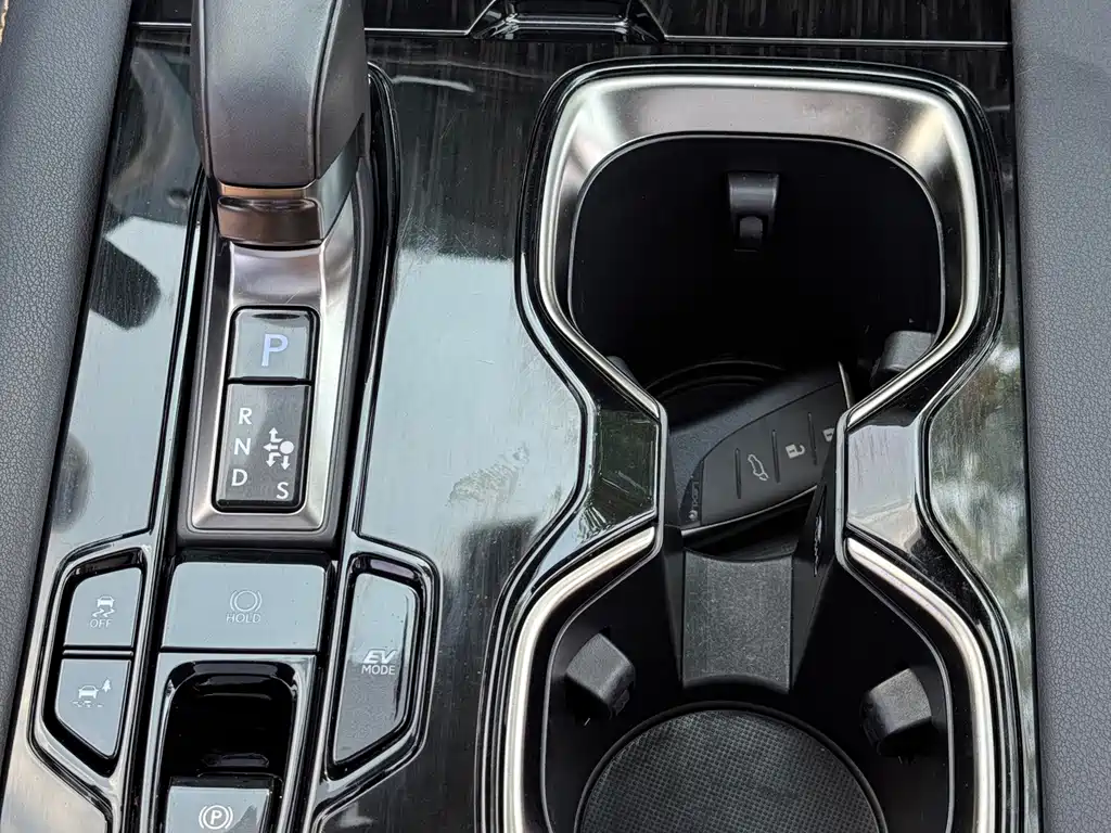 Lexus RX 2023 — фото 10