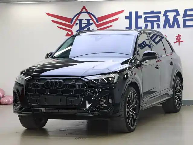 AUDI  Q7 2025