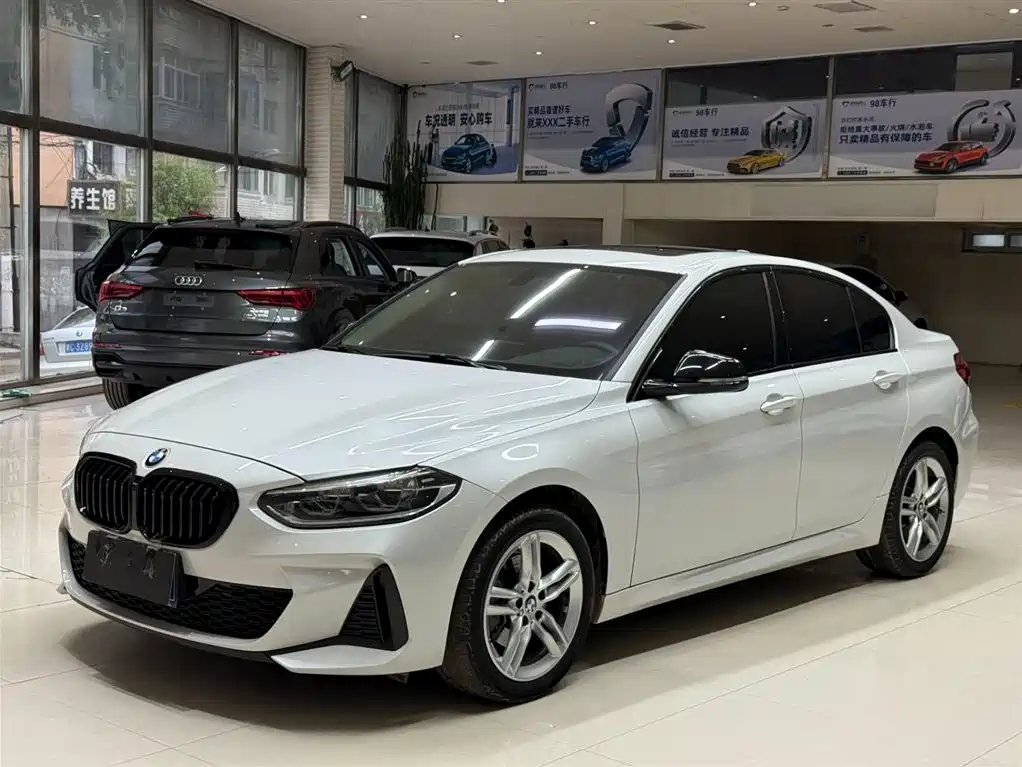 BMW 1 Series 2022 120i M Sport Night Edition