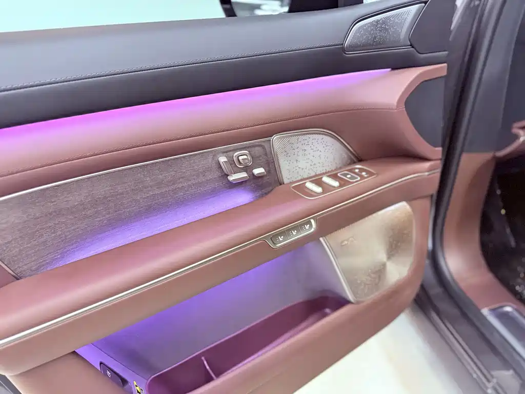 NIO ES8 2026 мест Executive