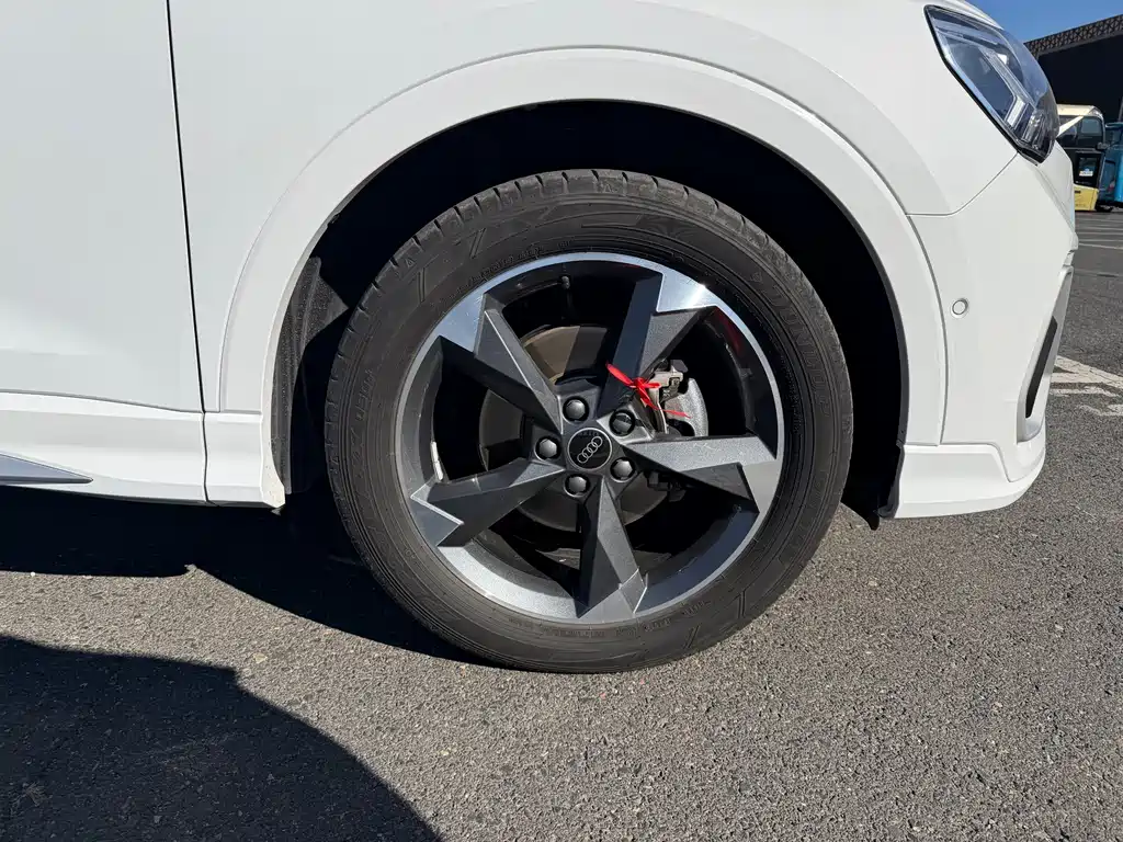 Audi Q3 2022 — фото 15