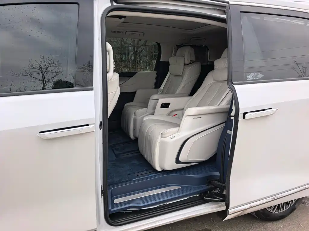 BUICK GL8 NEW ENERGY