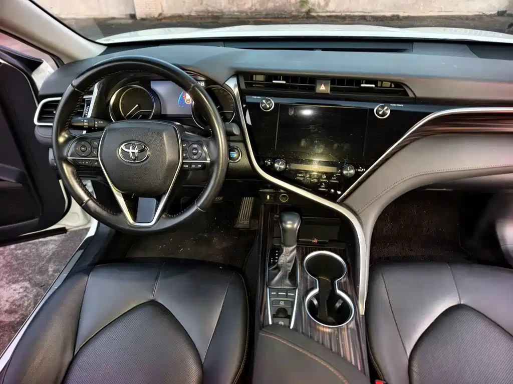 Toyota Camry — миниатюра 14