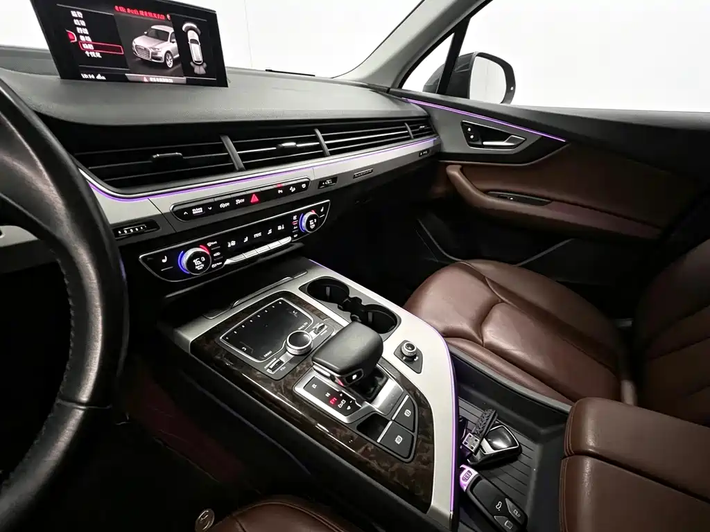 Audi Q7 — миниатюра 10