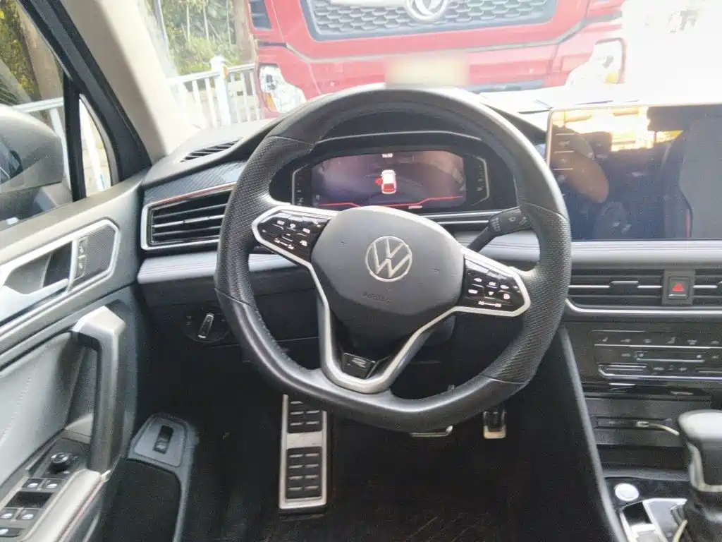 Volkswagen Tiguan L — миниатюра 6