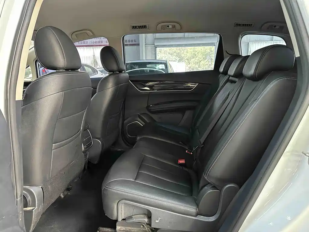 BYD MAX — миниатюра 15