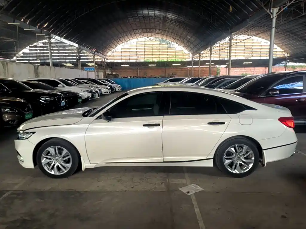 Honda Accord — миниатюра 5