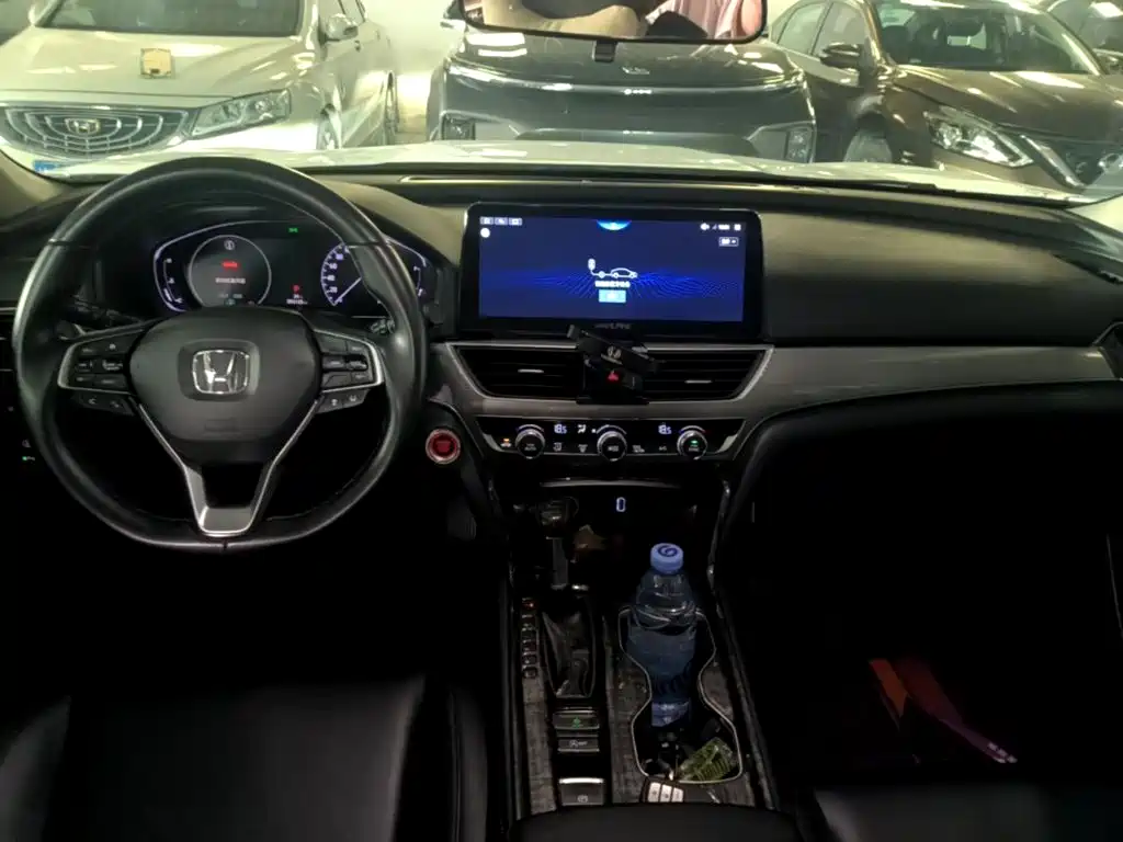 Honda Accord — миниатюра 12
