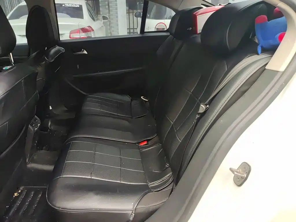 Peugeot 408 — миниатюра 18
