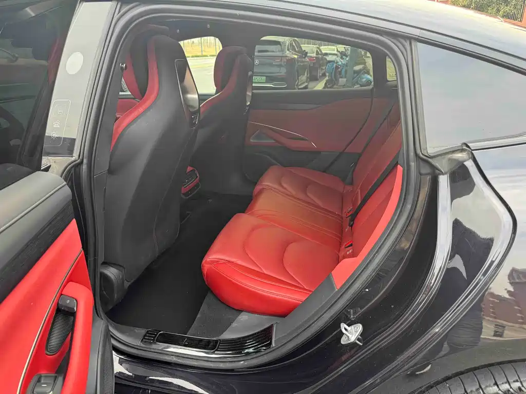 XIAOMI CAR XIAOMI SU7