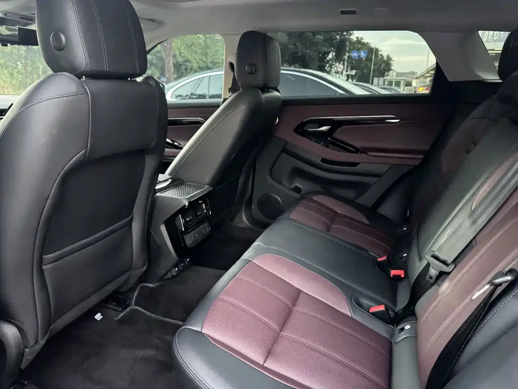 Land Rover Range Rover Evoque 2023 — фото 4