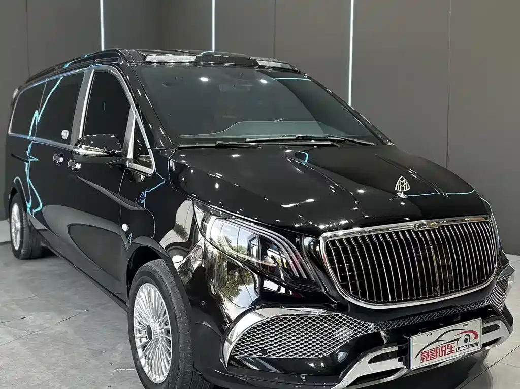 Mercedes-Benz Vito 2023 2.0T 7 мест