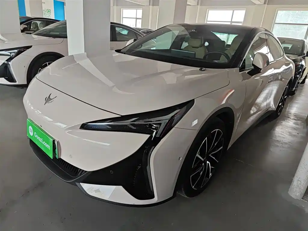 Arcfox Alpha S5 2024
