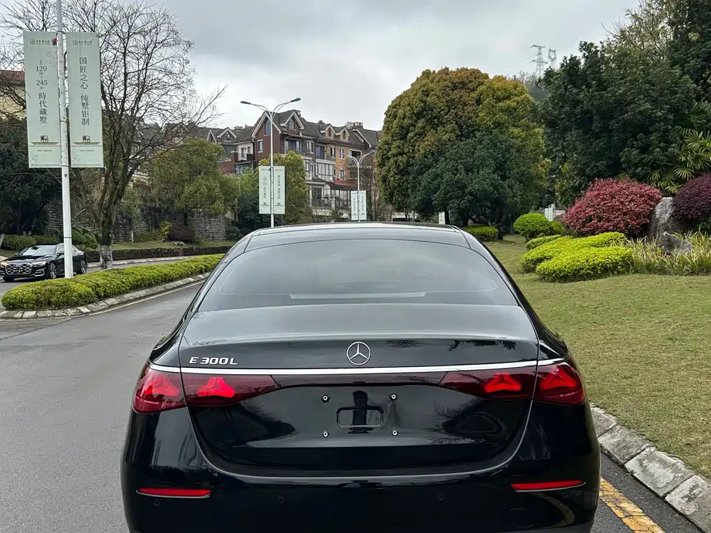 Mercedes-Benz E-Class E 2026 E 300 L Luxury