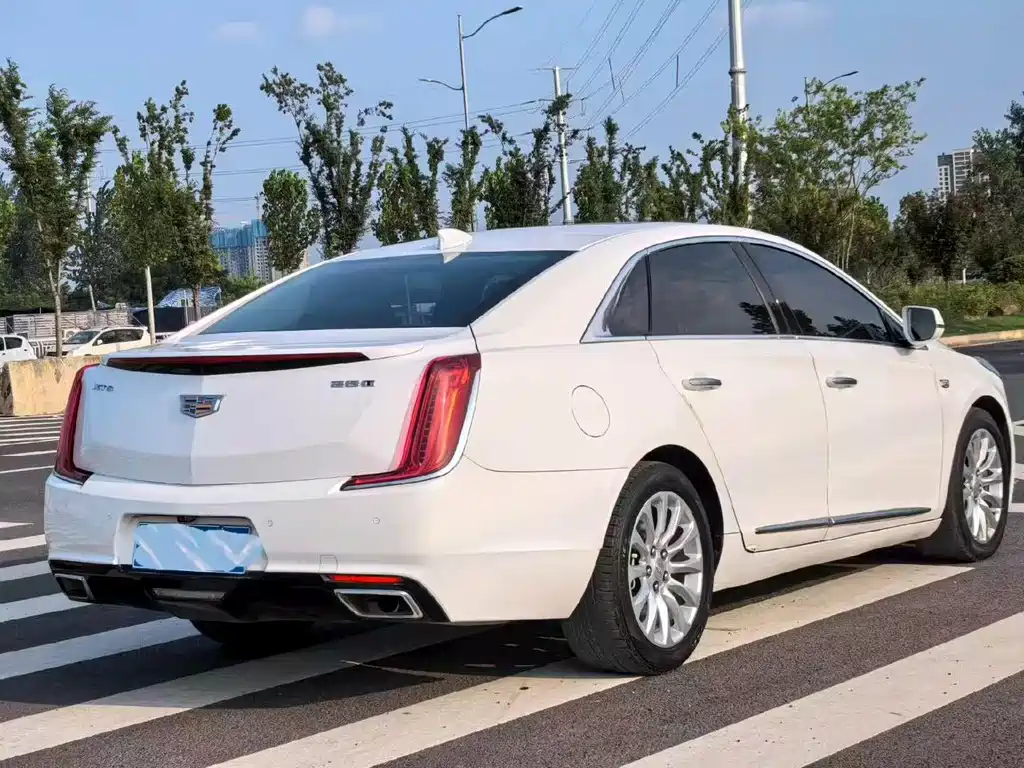Cadillac XTS — миниатюра 7