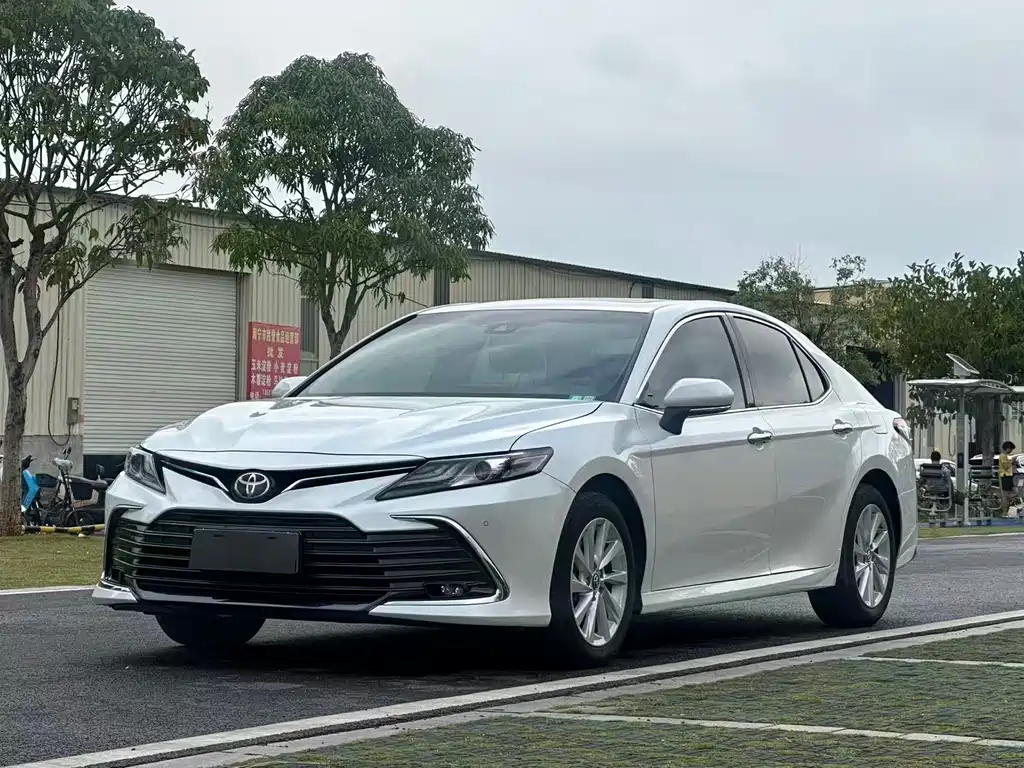 Купить Toyota Camry