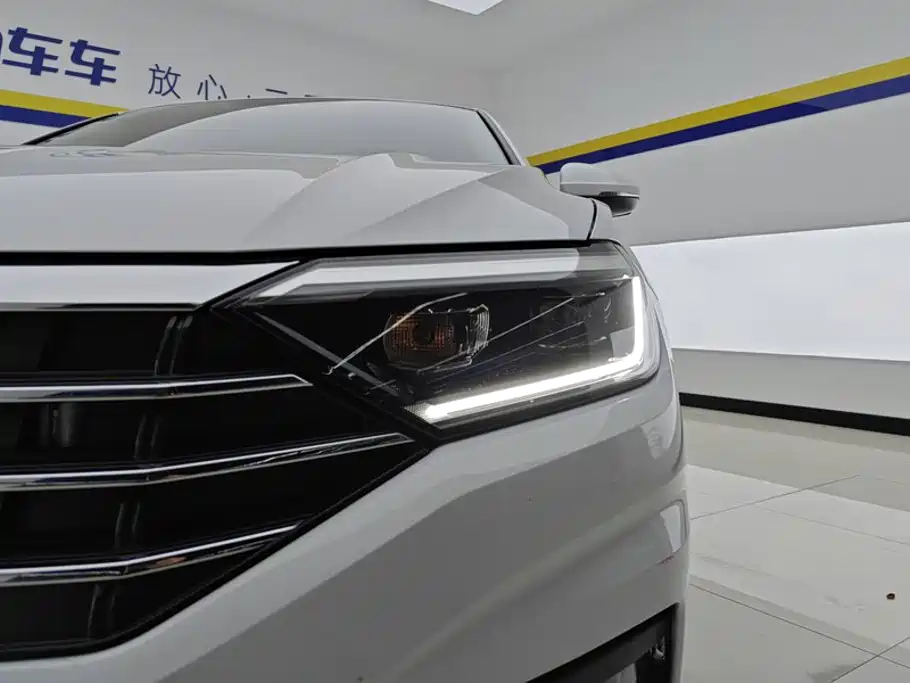 Volkswagen Sagitar — миниатюра 5