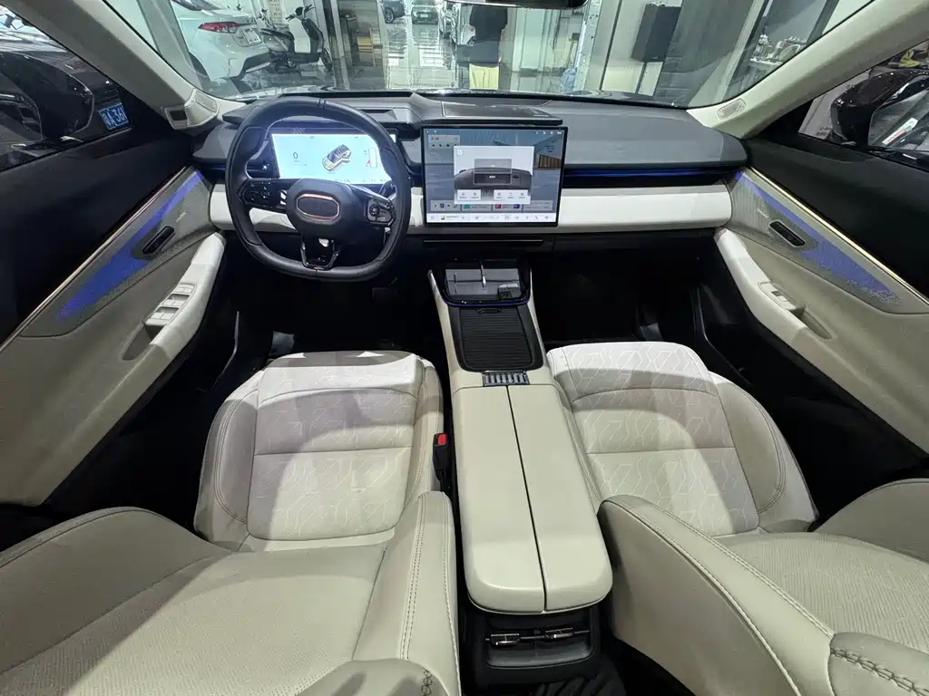 Lynk & Co 08 EM-P 2023 245km Halo