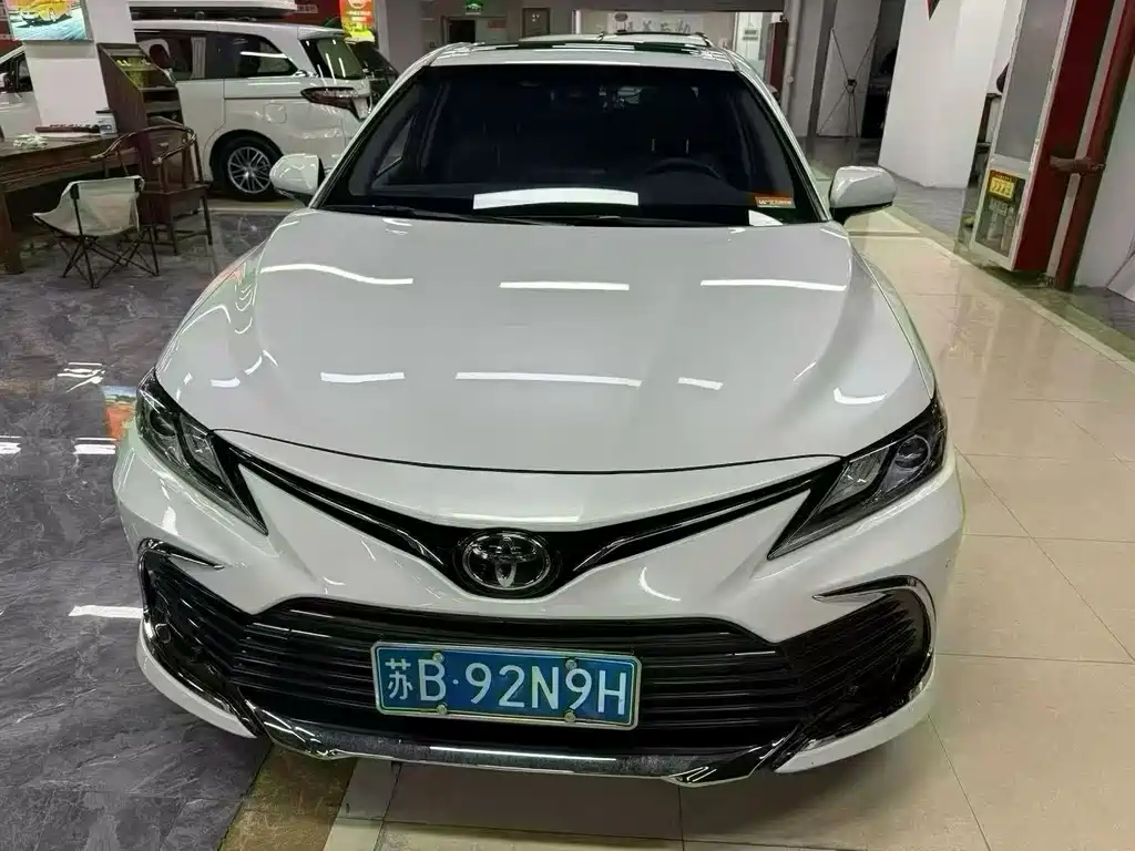 Toyota Camry — миниатюра 2