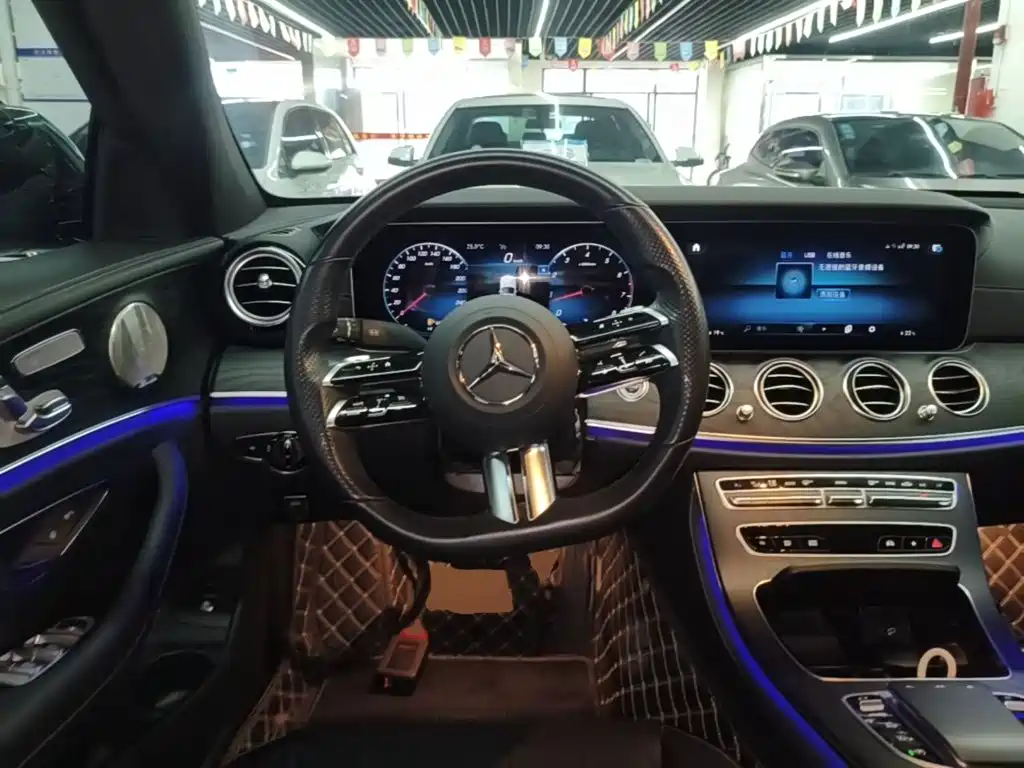 Mercedes-Benz E-Class (Import) — миниатюра 11